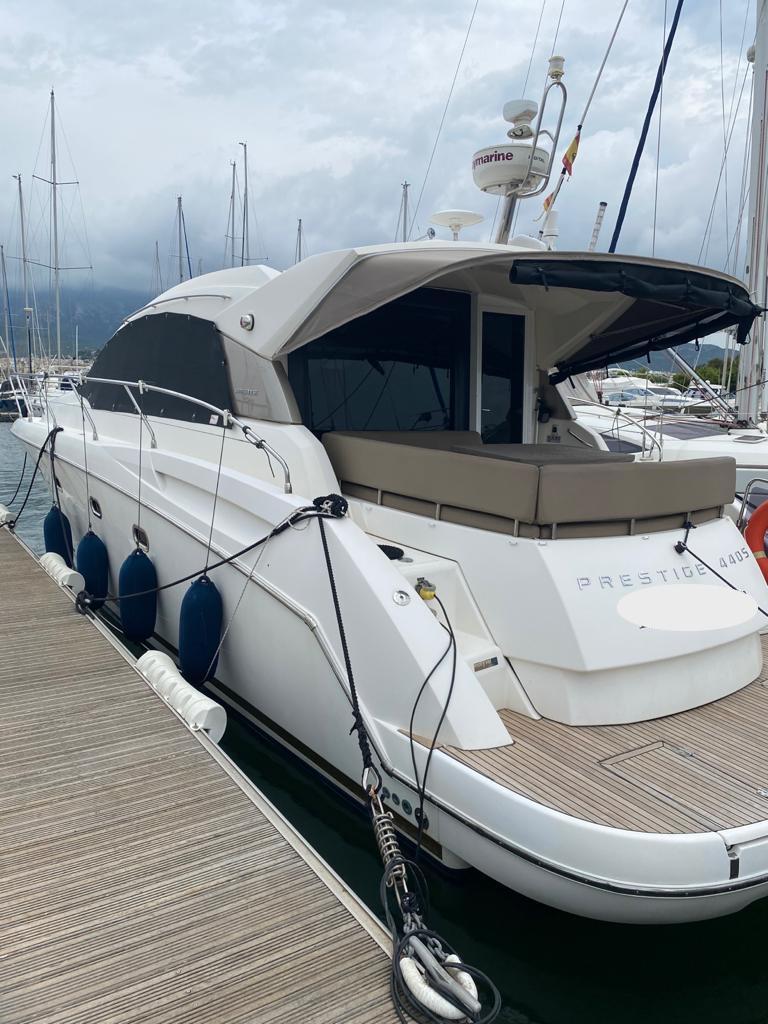 foto: 24 Prestige 440 S