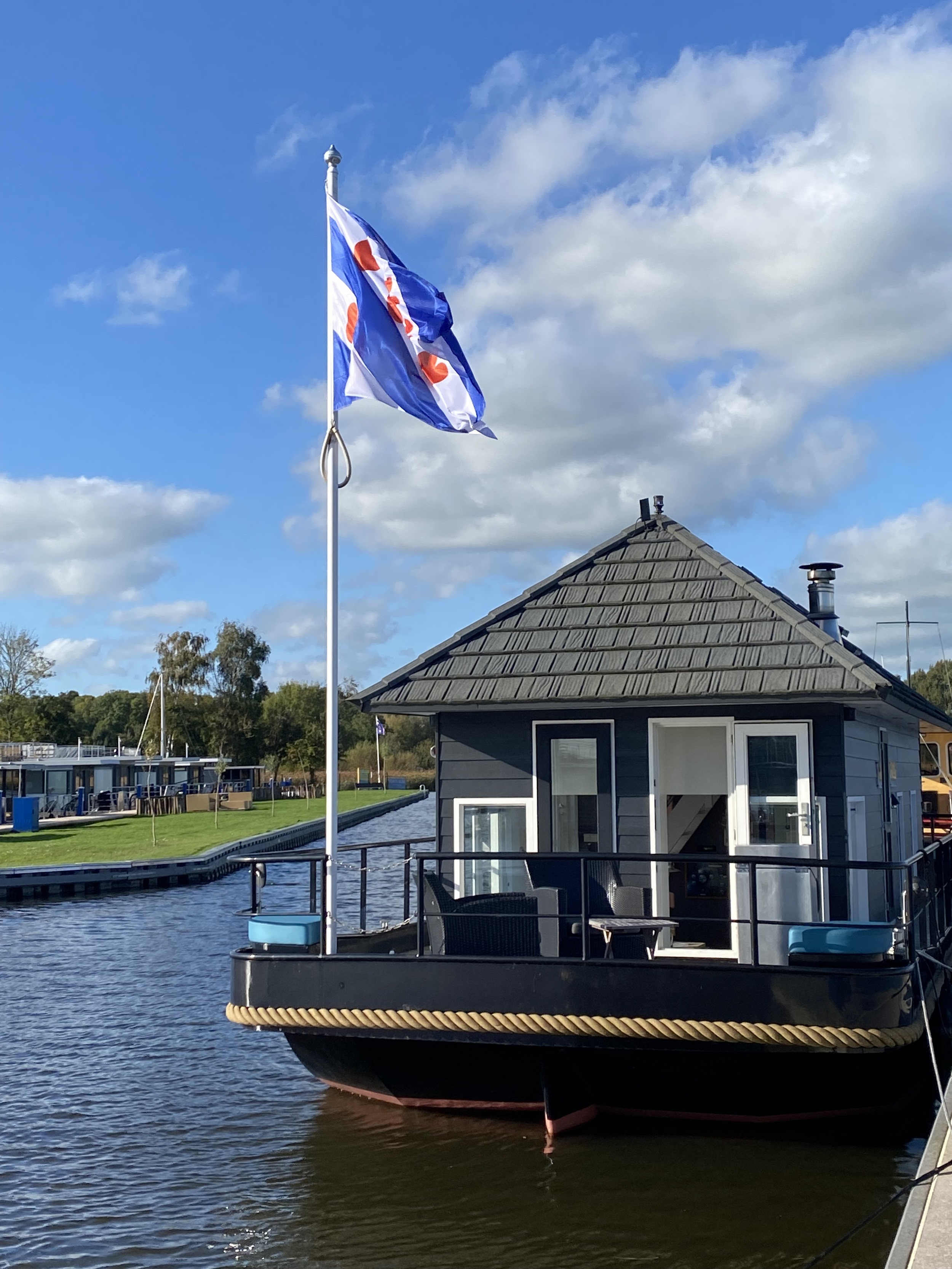 foto: 32 Prins HomeShip 1350 | VaarHuis | Houseboat