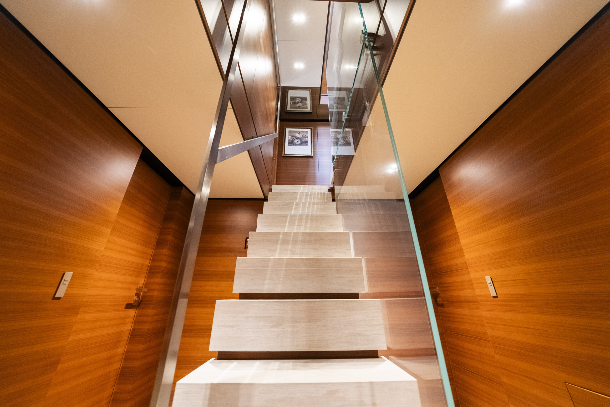foto: 89 Custom Line Navetta 33
