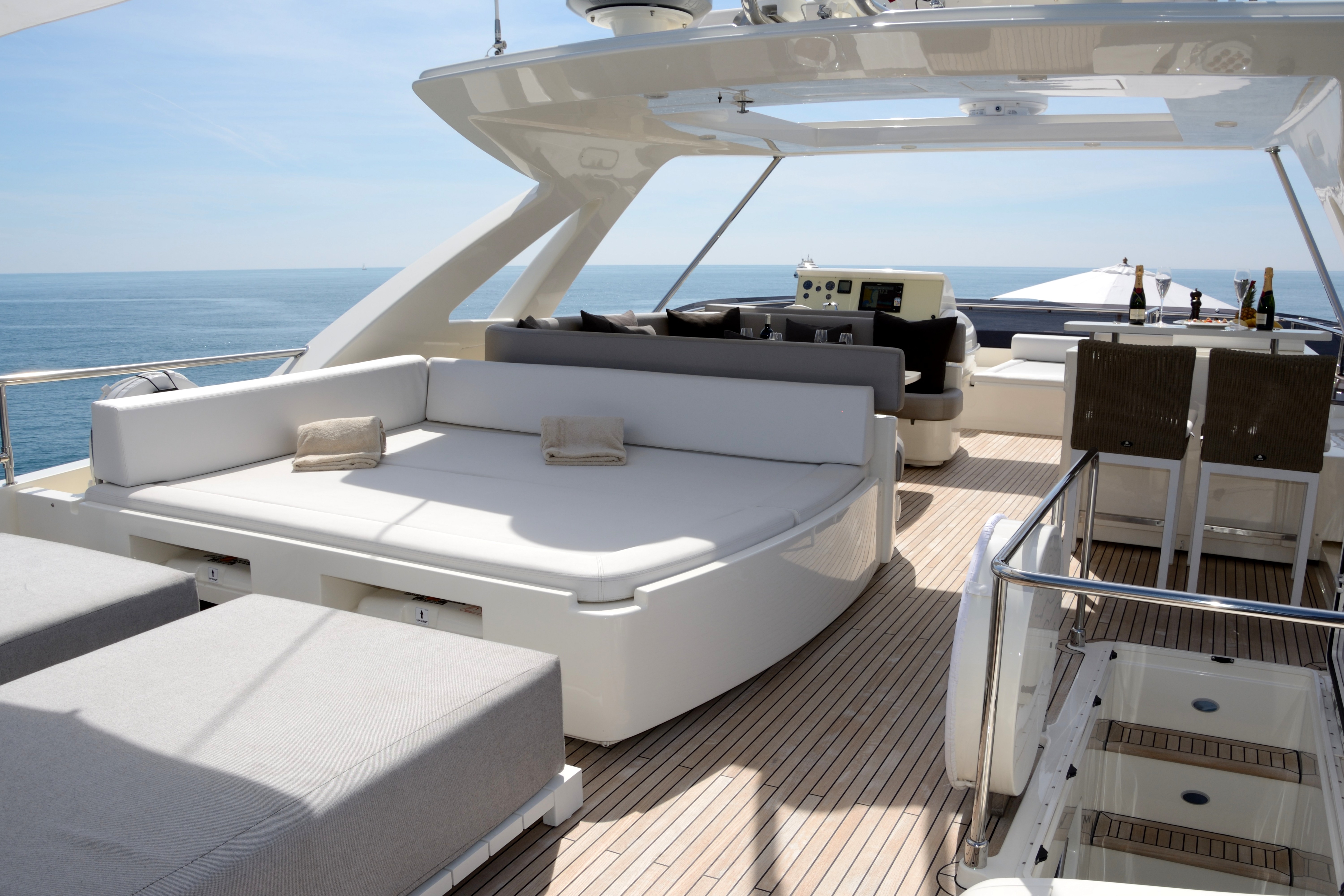 foto: 40 Ferretti 800 HT