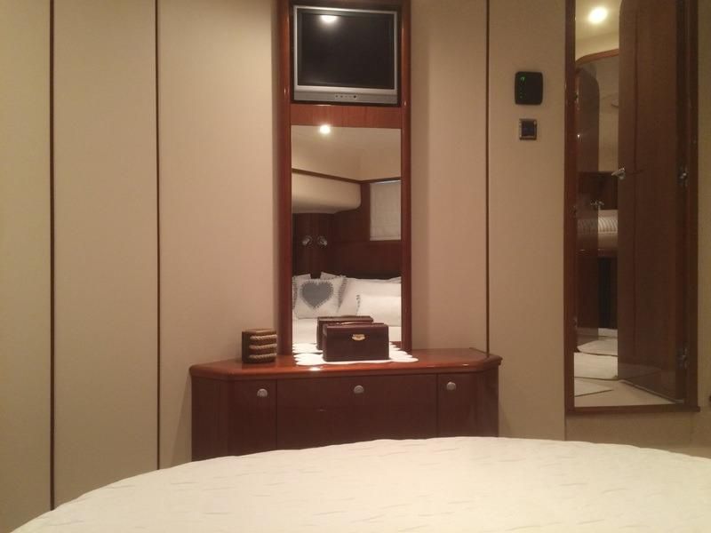 foto: 22 Princess 65 Fly