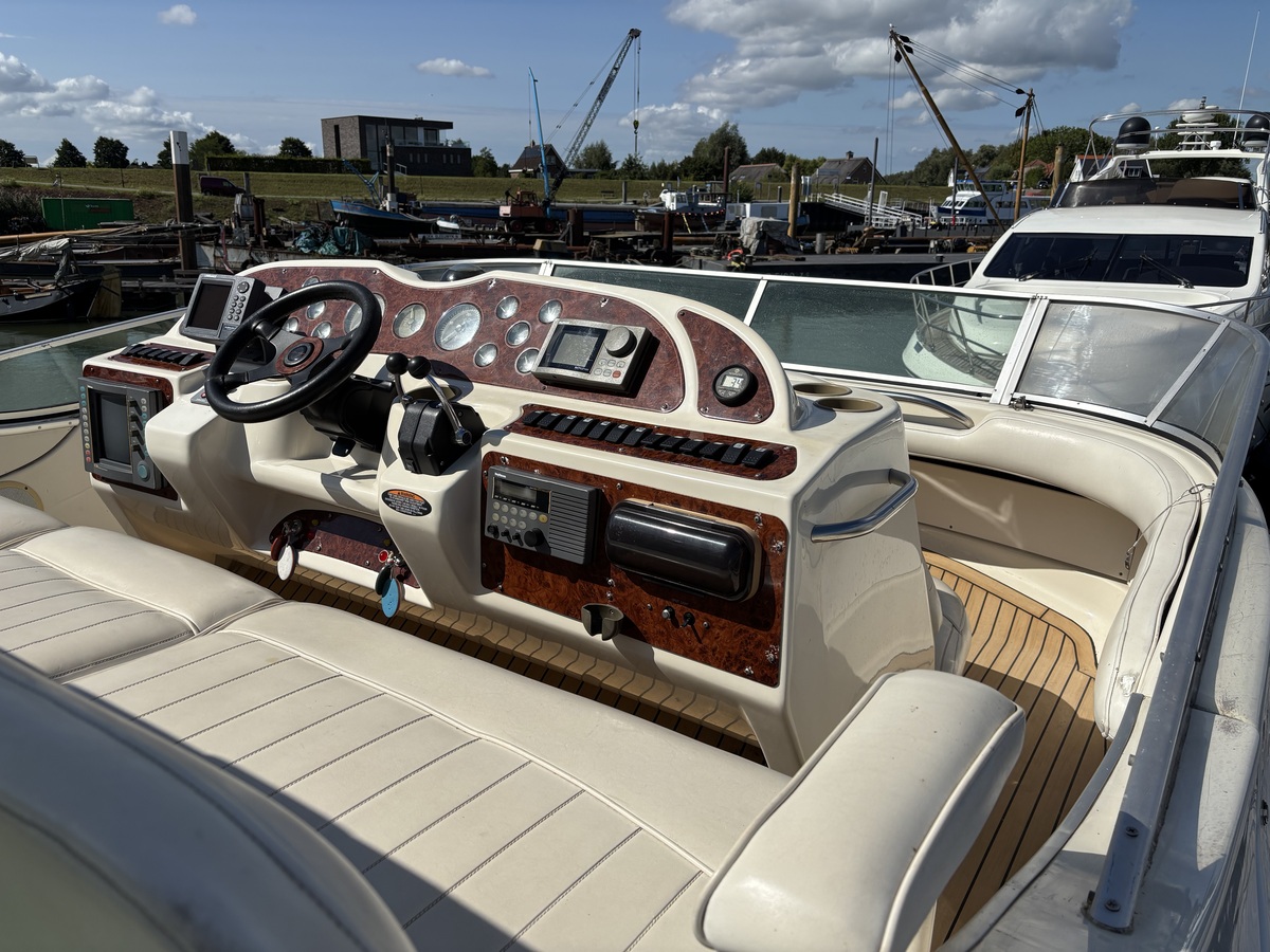 foto: 26 Maxum  4100 SCA 