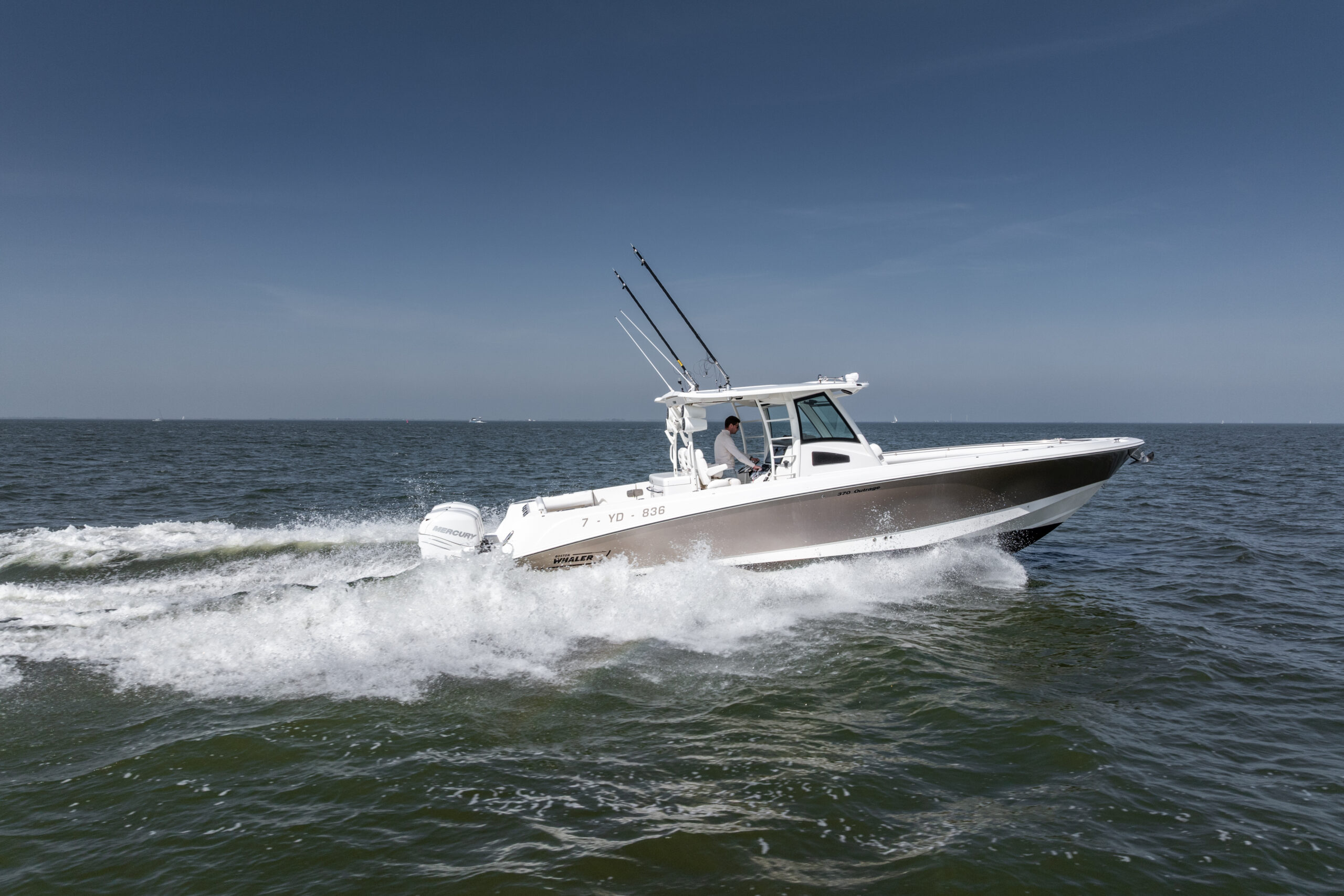 foto: 93 Boston Whaler 370 Outrage
