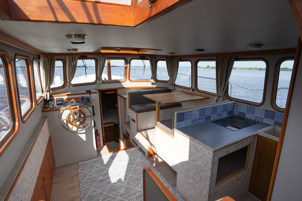 foto: 42 Hellingskip 1100 AK