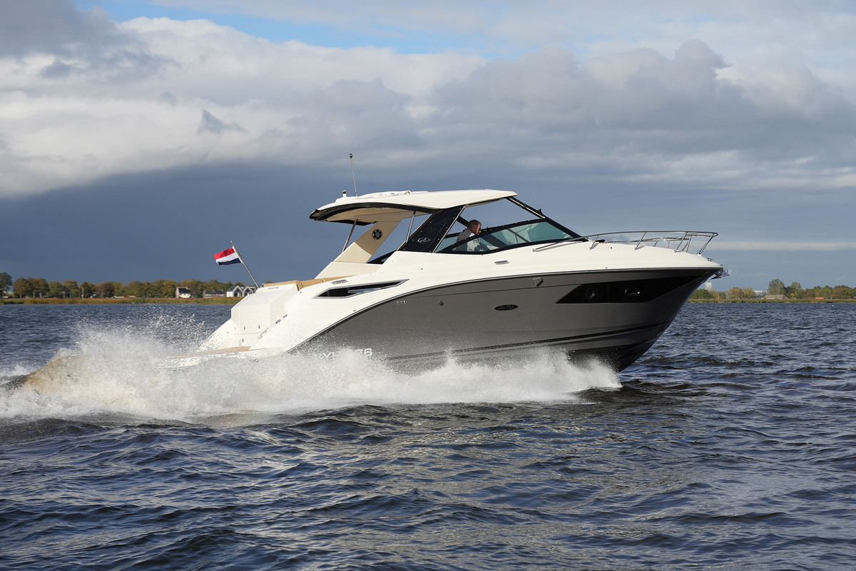 foto: 59 Sea Ray Sundancer 320
