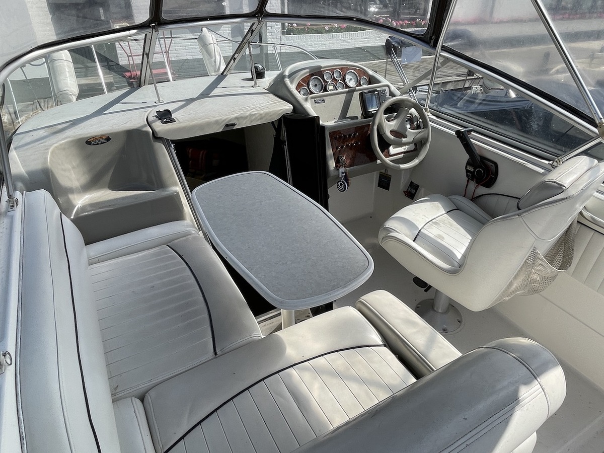 foto: 14 Bayliner 2355 Ciera