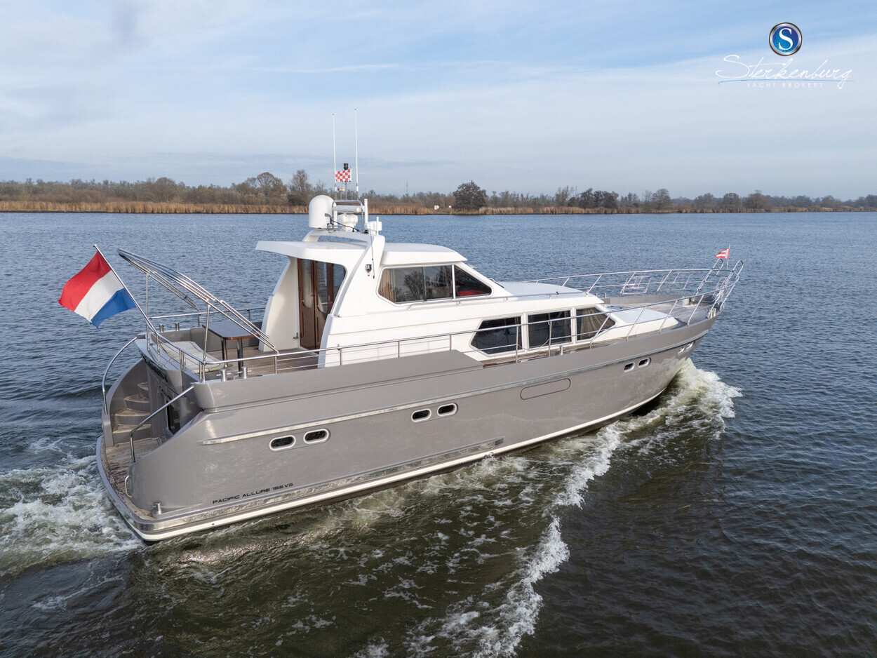 foto: 33 Pacific 155 Allure