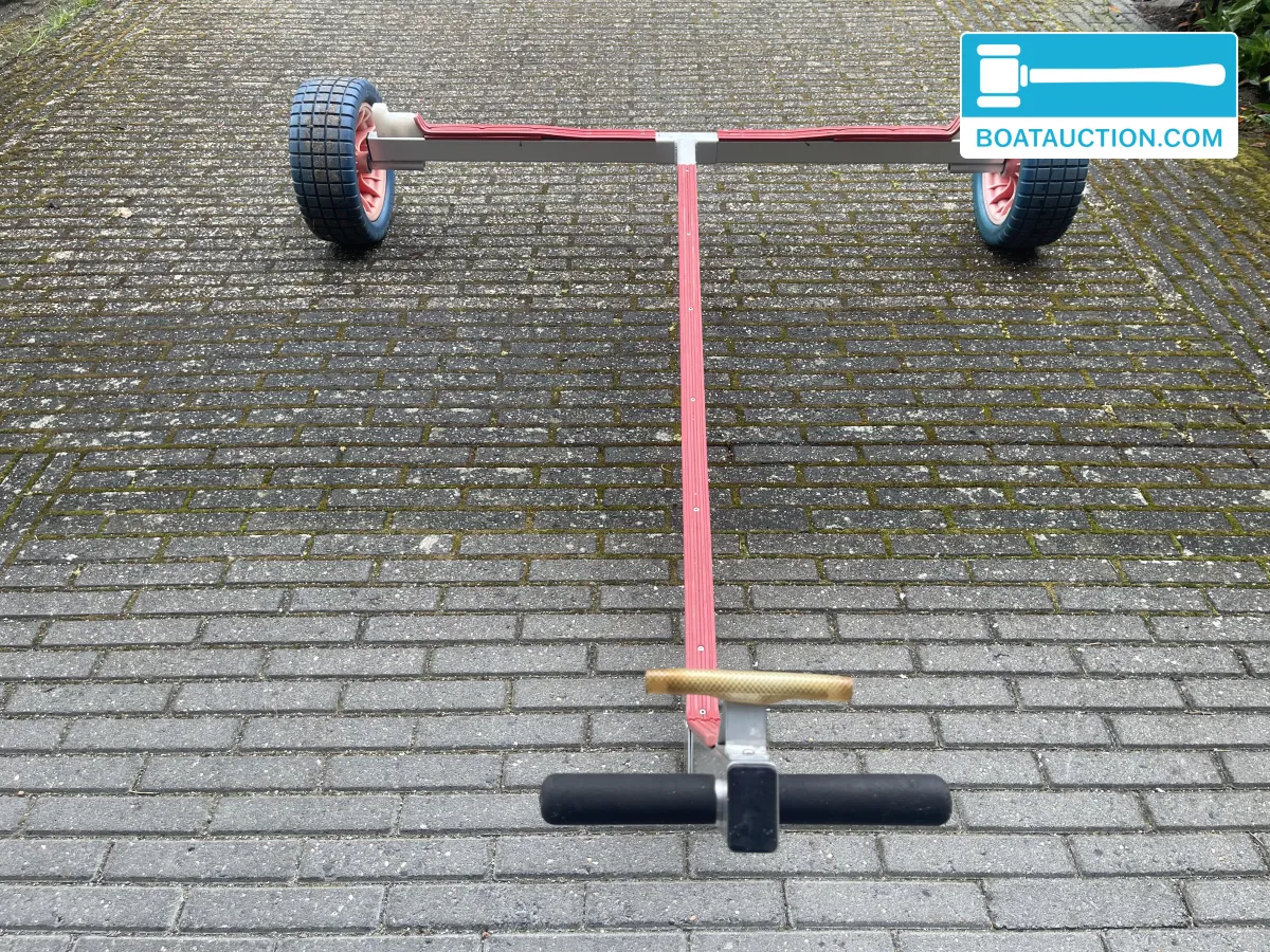 foto: 12 Far East Boats Optimist Strandtrailer