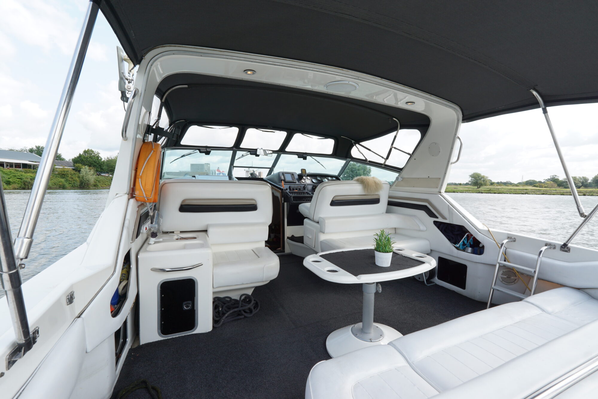 foto: 54 Sea Ray Sea Ray 400 Express Cruiser
