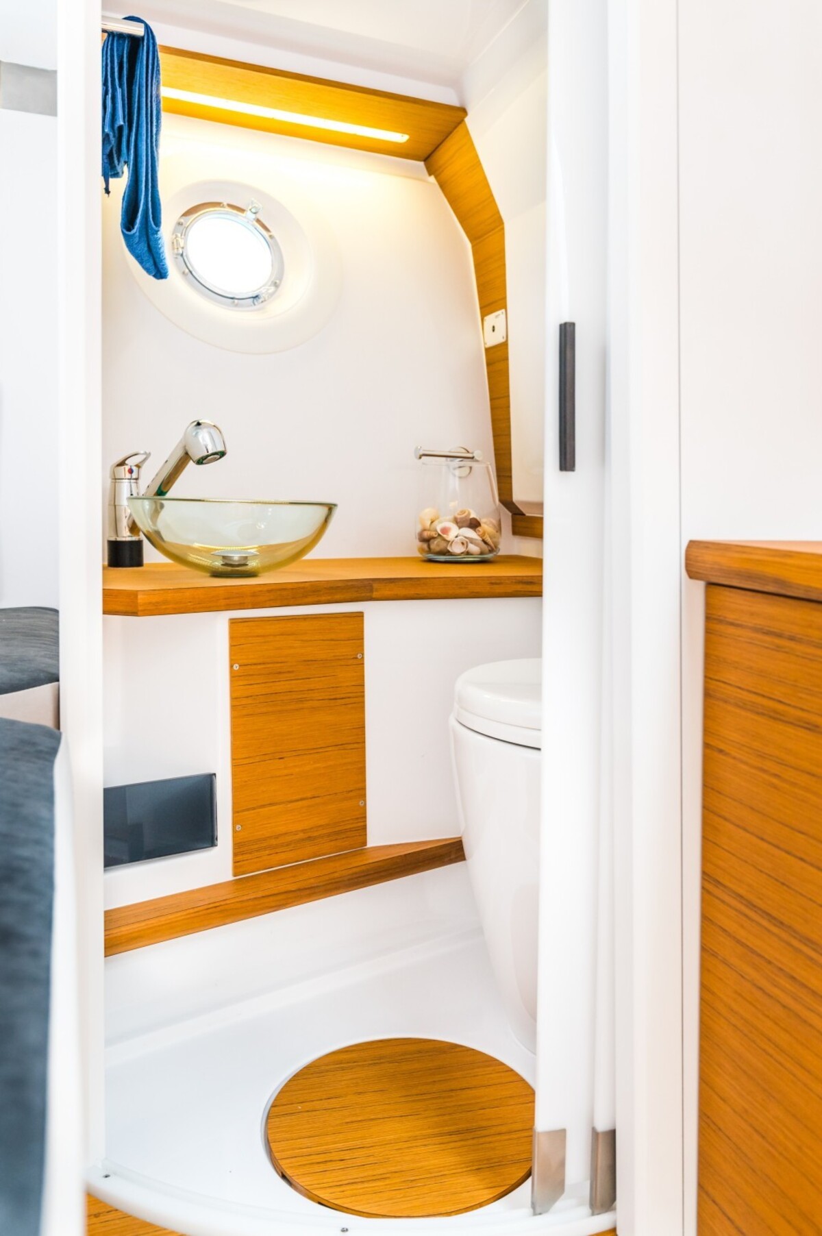 foto: 54 Alfastreet Marine 32 Cabin Sport - Outboard Series