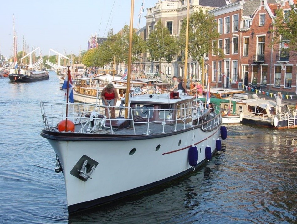 foto: 16 De Vries Lentsch Bakdeksalonkruiser 18.00