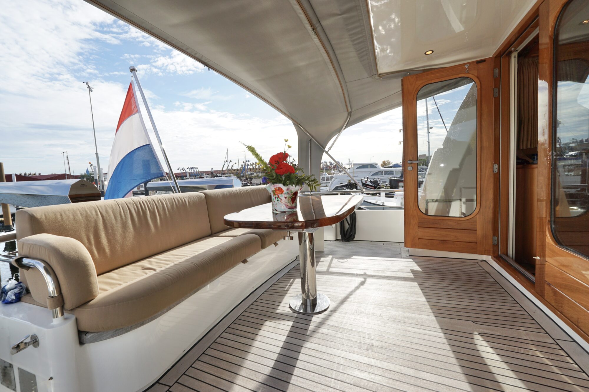 foto: 74 Van den Hoven Van den Hoven Exclusive 18.00 VS