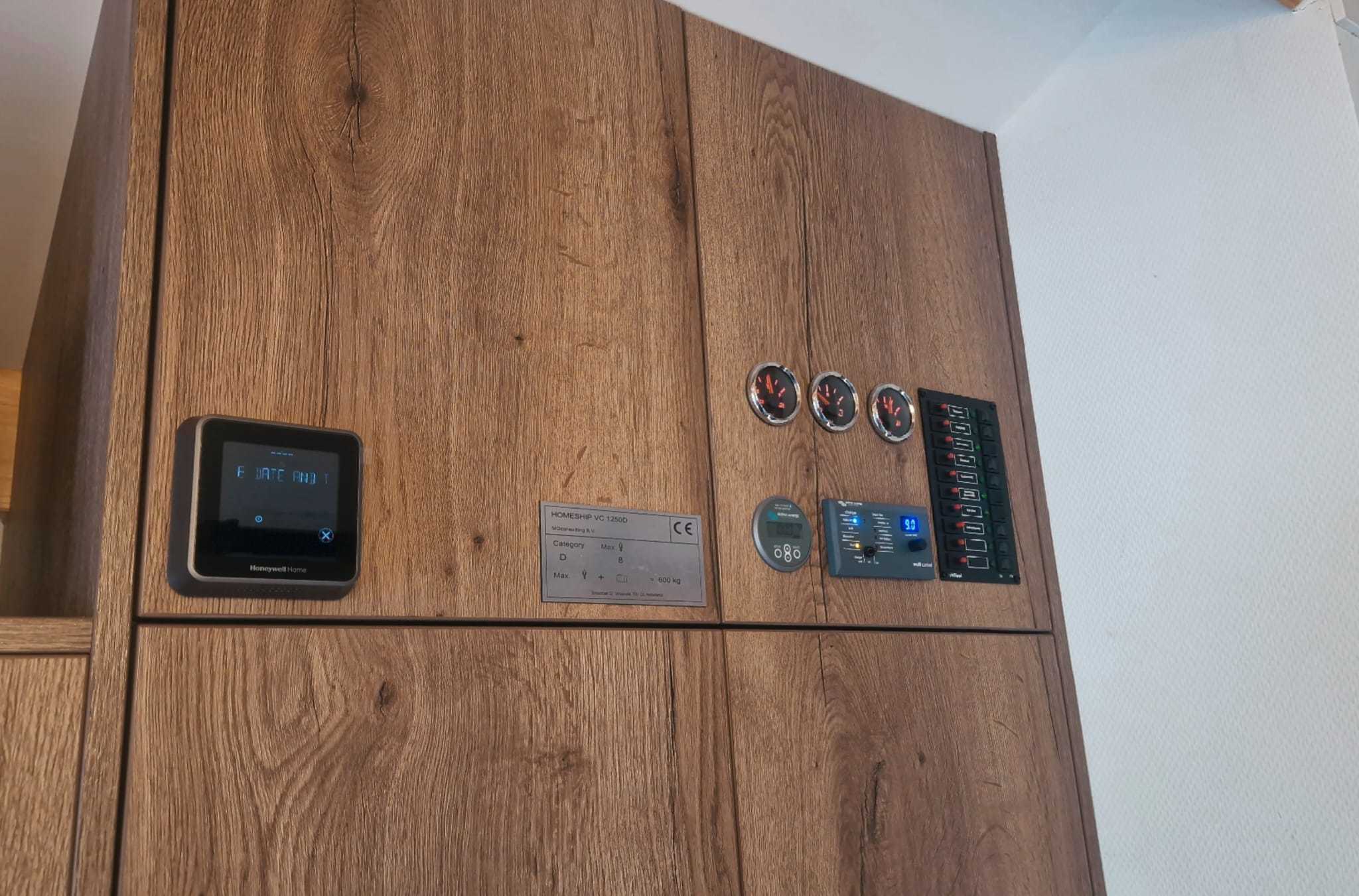 foto: 102 HOMESHIP VaarChalet In Amsterdam 1250D Luxe Houseboat