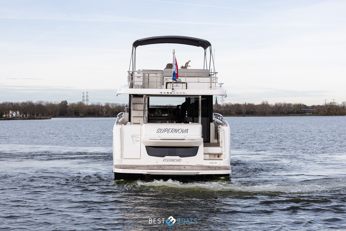 foto: 74 Absolute  Navetta 52