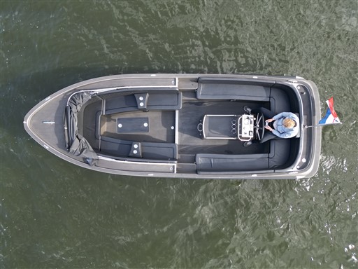 foto: 27 Seafury Hawker 725