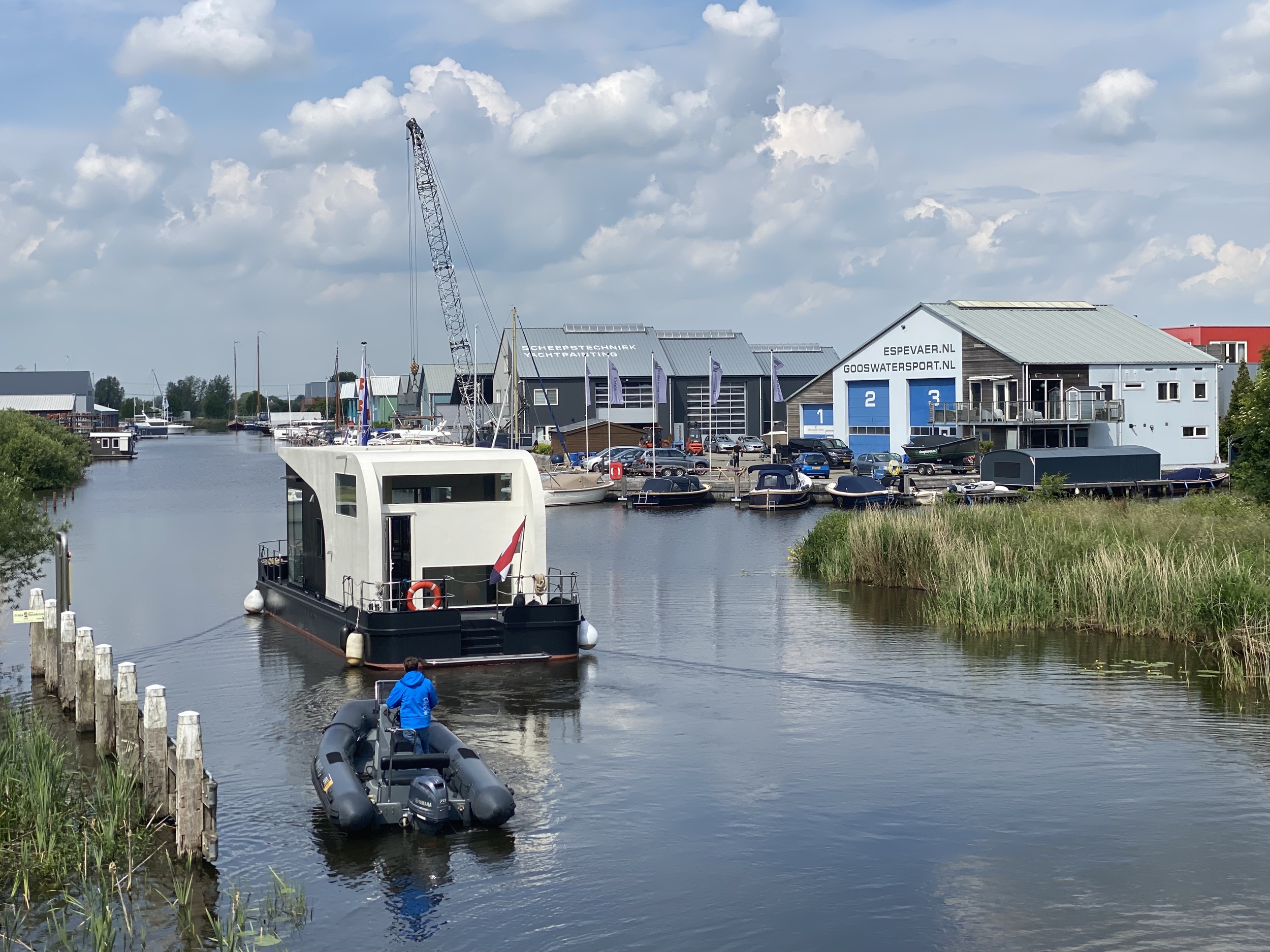 foto: 44 HOMESHIP VaarLoft Volledig Elektrische Houseboat