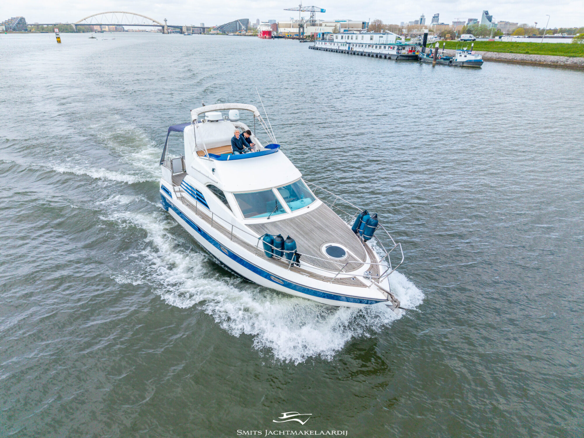 foto: 91 Astor Astor 37 Flybridge