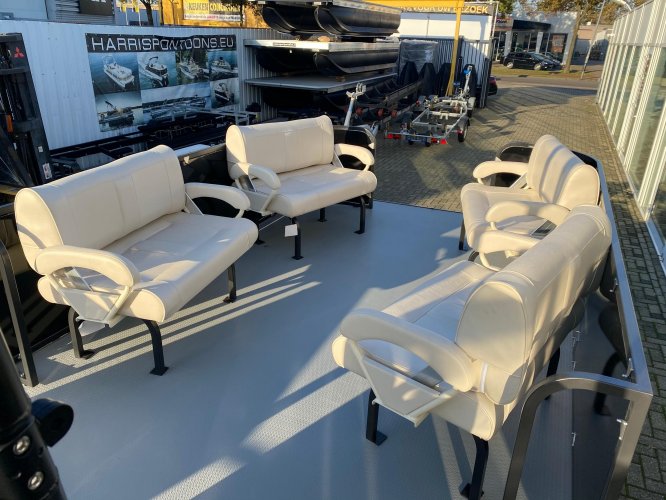 foto: 12 Funcruiser Pontoon 650