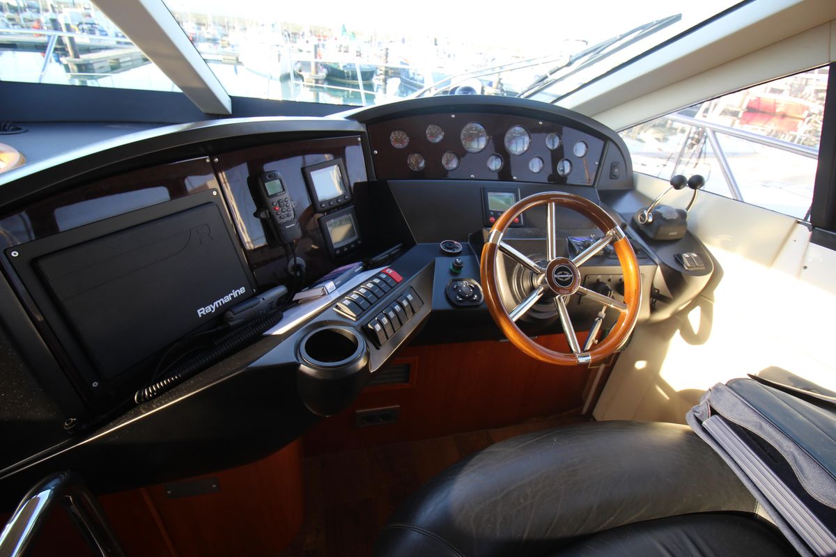 foto: 27 Sunseeker Manhatten 50