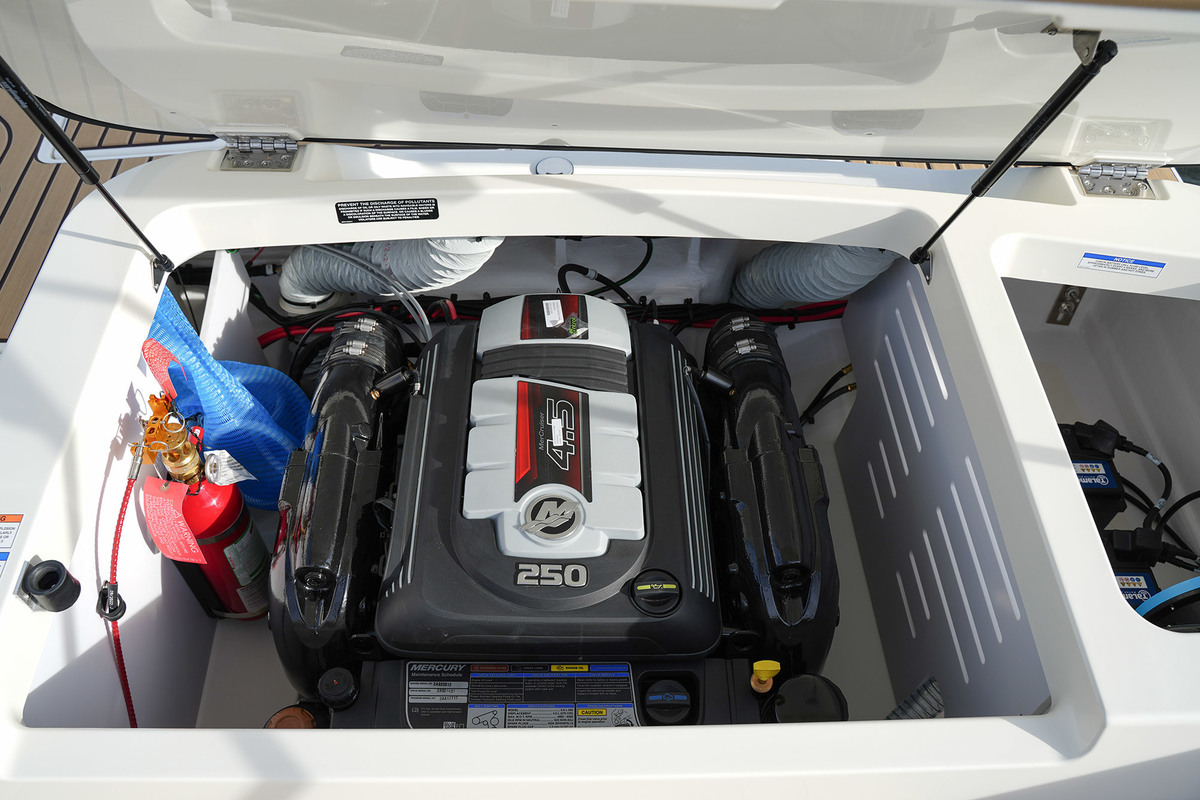 foto: 38 Sea Ray SPX 210