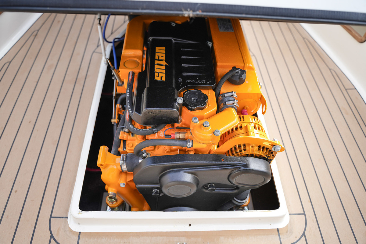 foto: 30 Interboat Intender 780