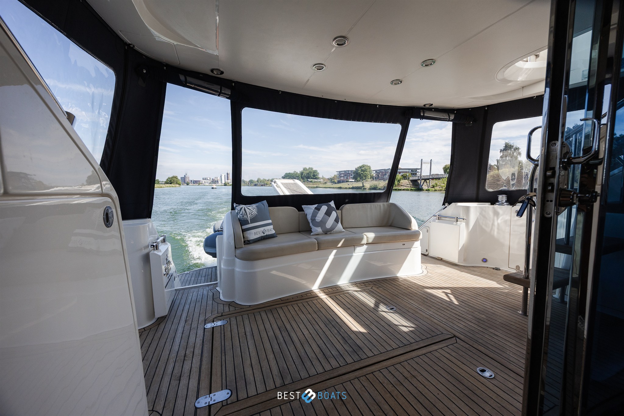 foto: 35 Fairline 58 Squadron