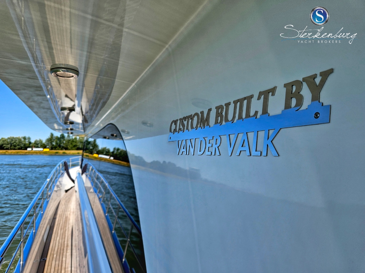 foto: 31 Van der Valk Continental II 2300 ALU-IPS