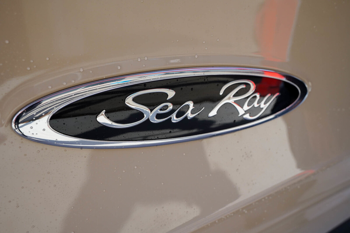 foto: 48 Sea Ray Sun Sport 230