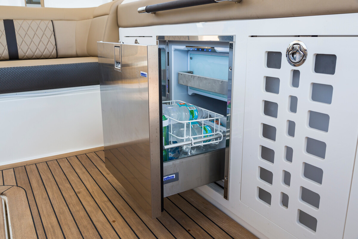 foto: 29 Sea Ray SLX 400 Outboard