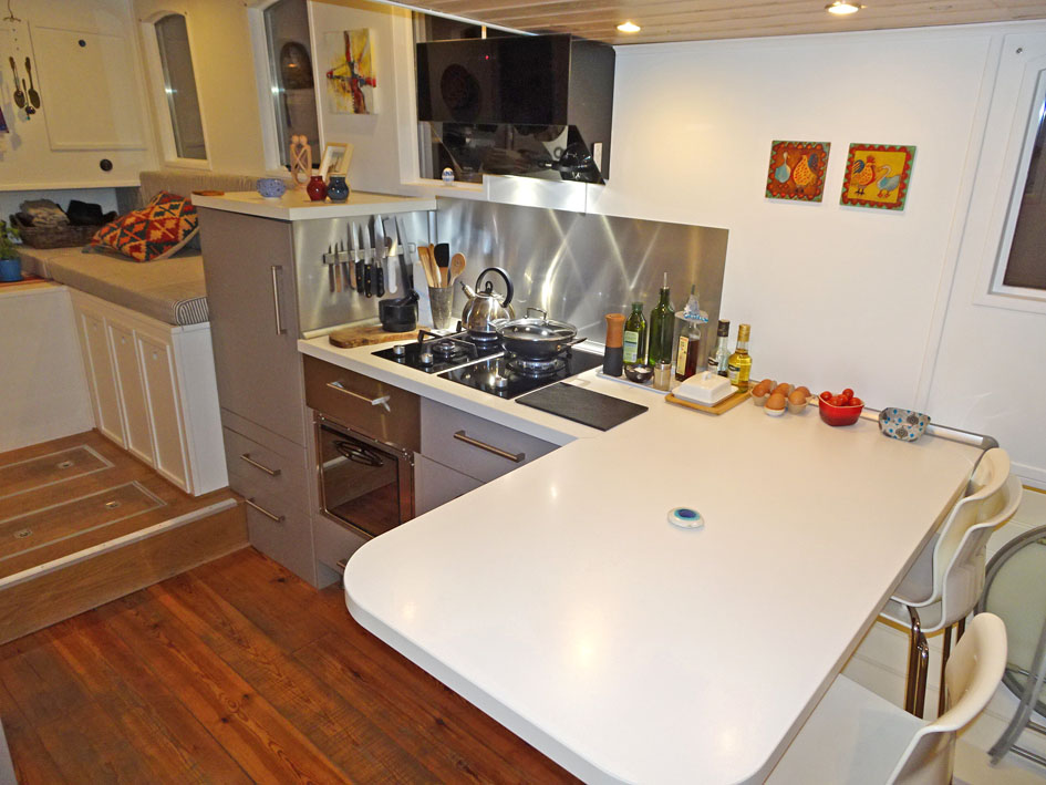 foto: 33 Varend Woonschip Skutsje 17.12