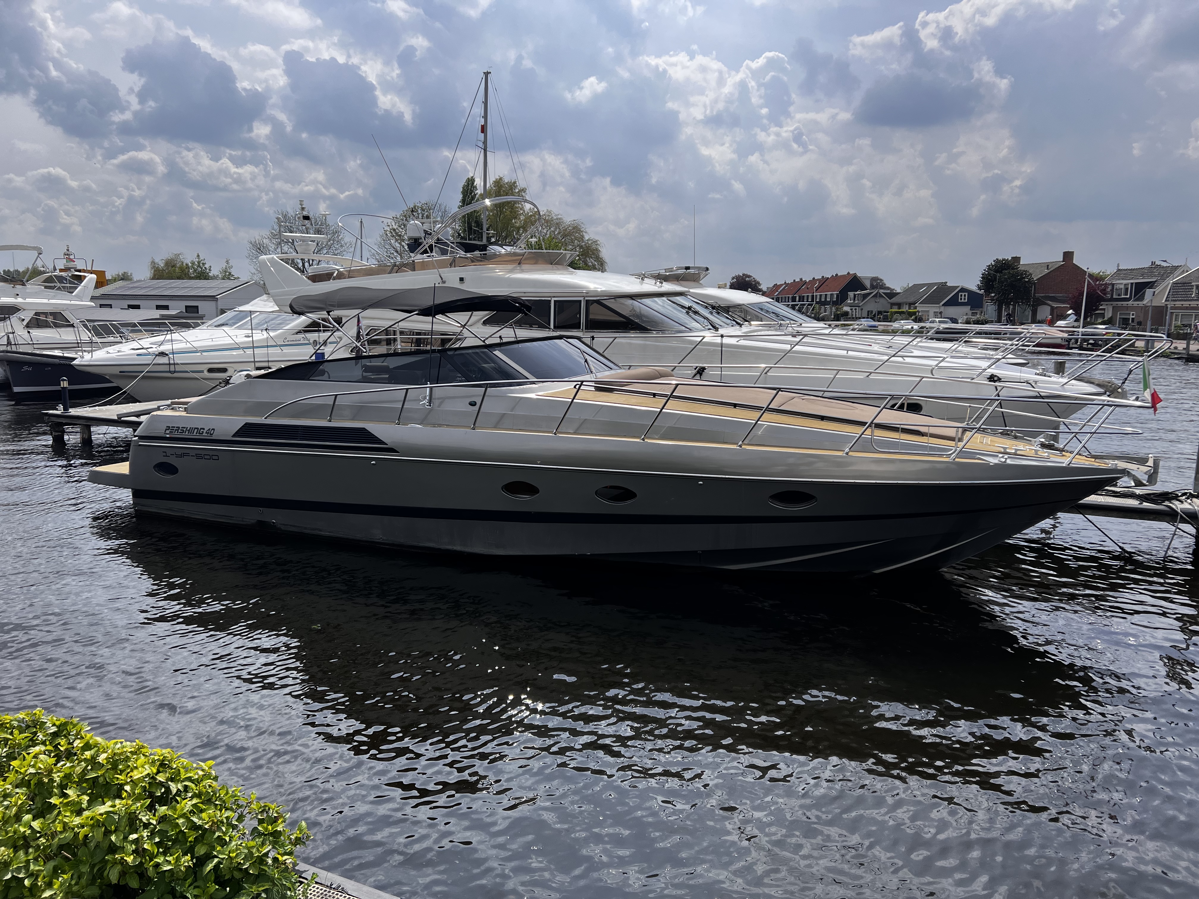 Pershing 40