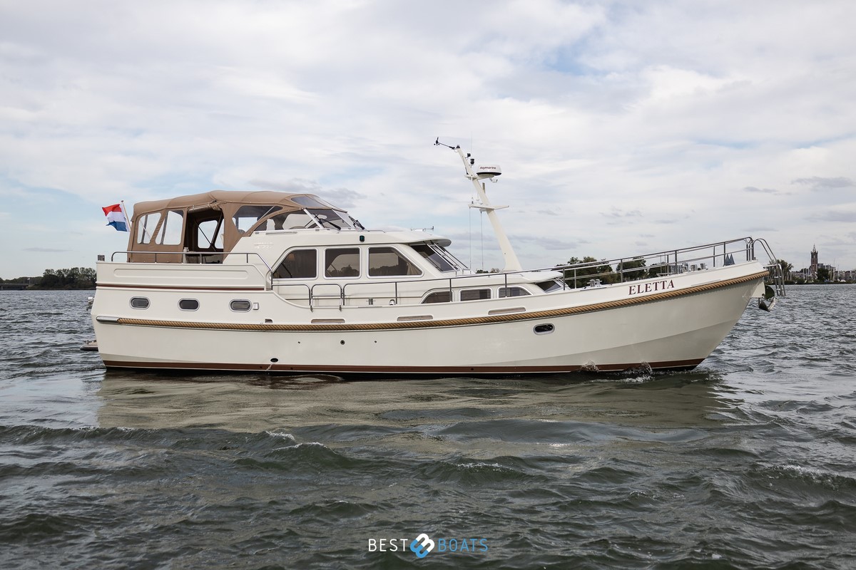 hoofdfoto: 1 Linssen Grand Sturdy 470 AC Mark II Twin
