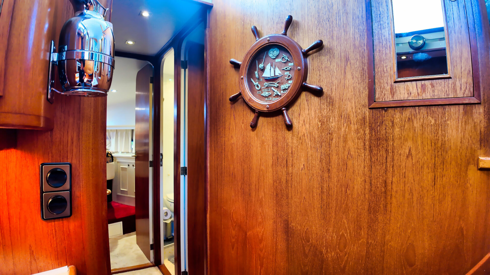 foto: 24 Neptunus Neptunus 138 / 46 Flybridge Sedan