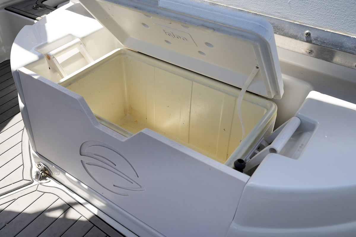 foto: 38 Crownline 315 SCR