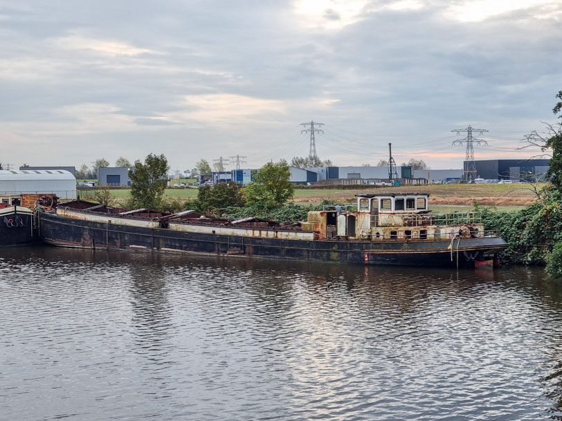 foto: 17 Luxe Motor Elizabeth III 42.46 casco