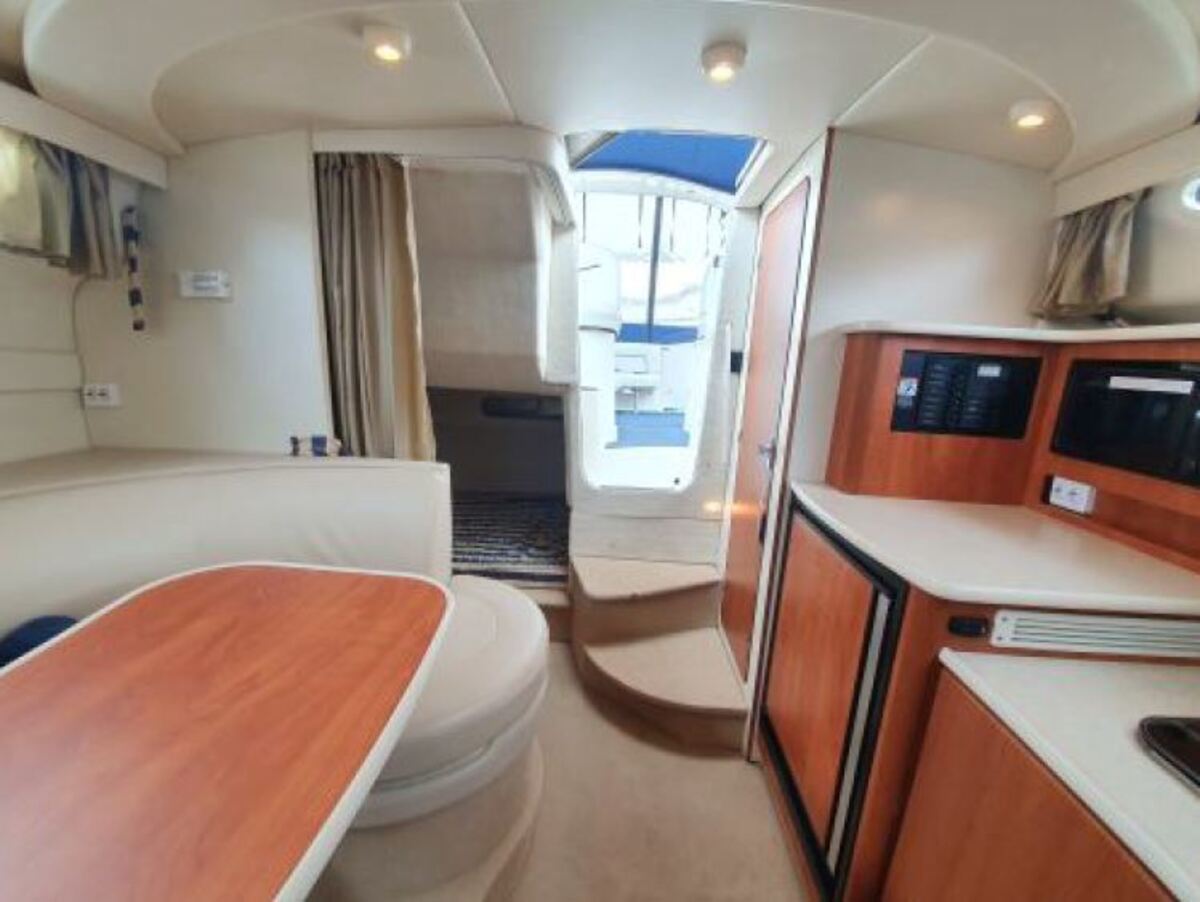 foto: 29 Bayliner 305 CIERA