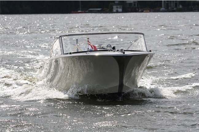 foto: 23 Guggisberg Motorboten Impala Runabout 595