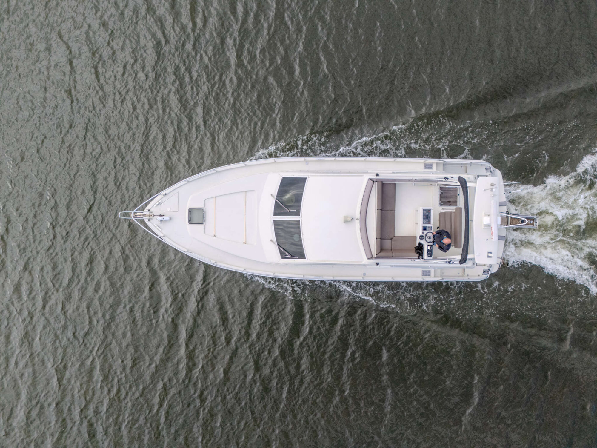 foto: 54 Mochi Craft Mochi Craft 43 Flybridge