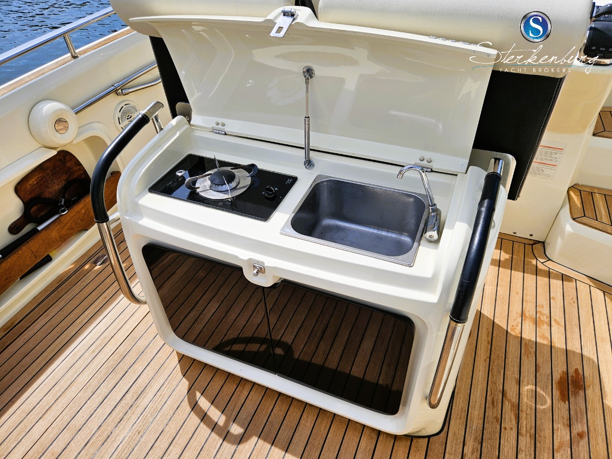 foto: 23 Invictus 280 GT