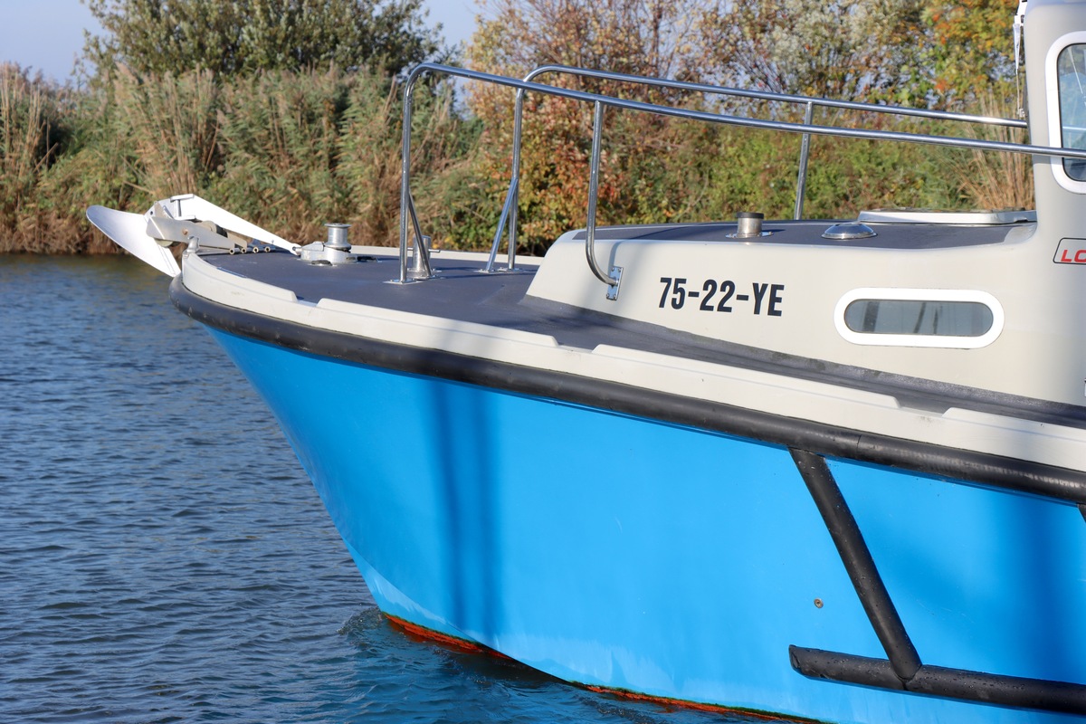 foto: 32 Lochin  333 Workboat