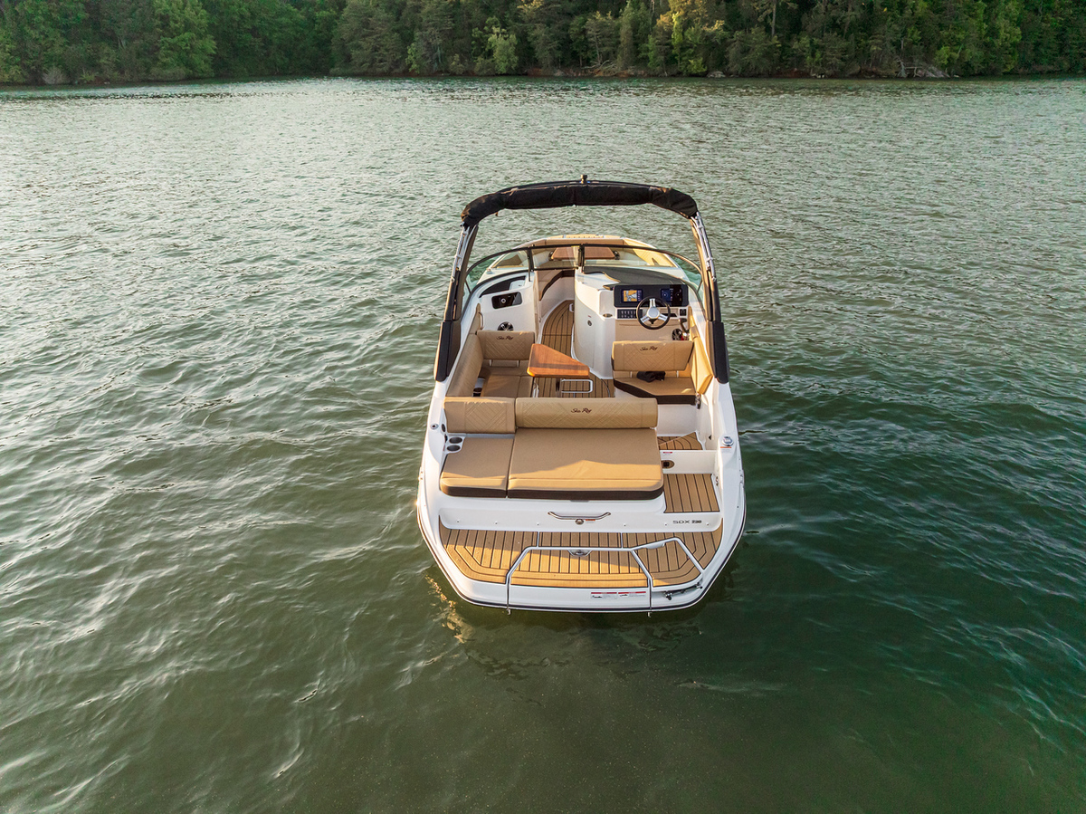foto: 33 Sea Ray SDX 230
