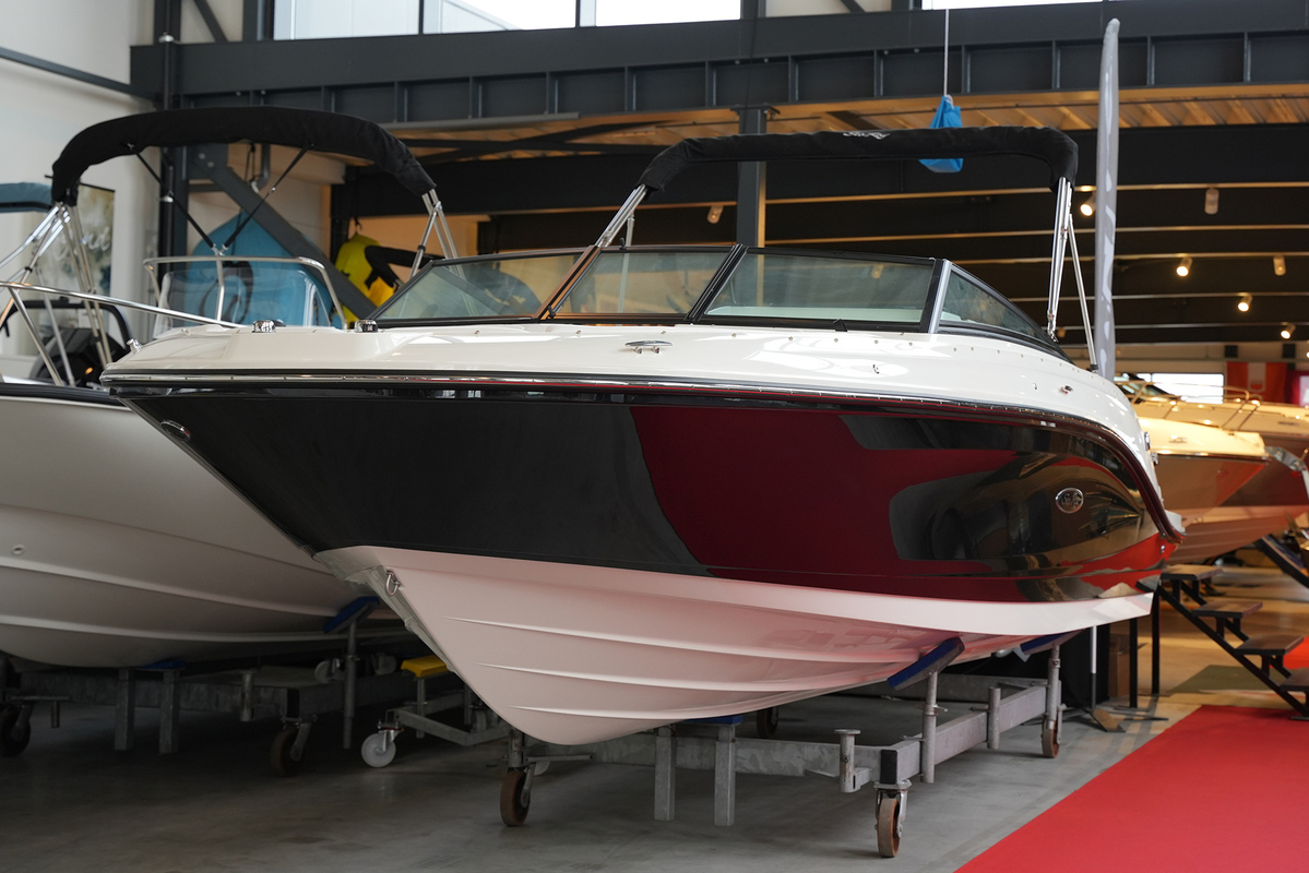 foto: 73 Sea Ray SPX 230 Outboard
