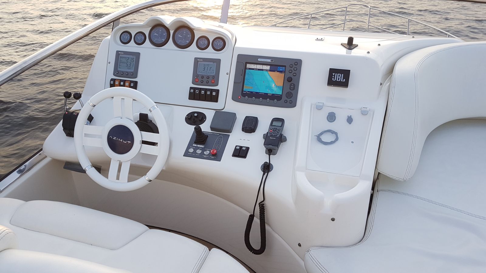 foto: 20 Azimut 50 fly