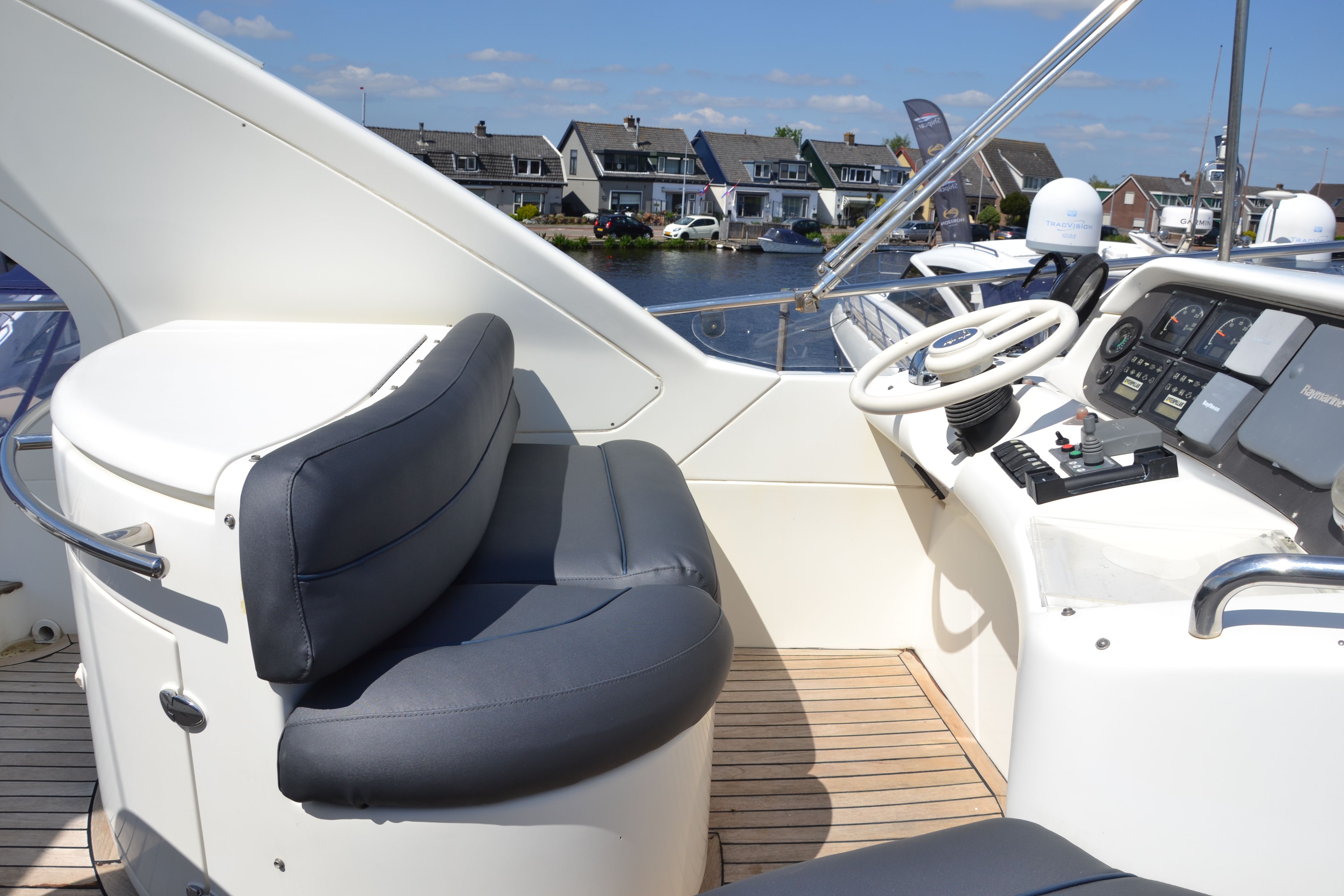 foto: 17 Azimut  55