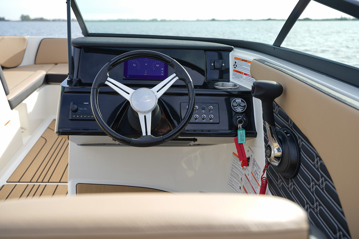 foto: 40 Sea Ray SPX 210