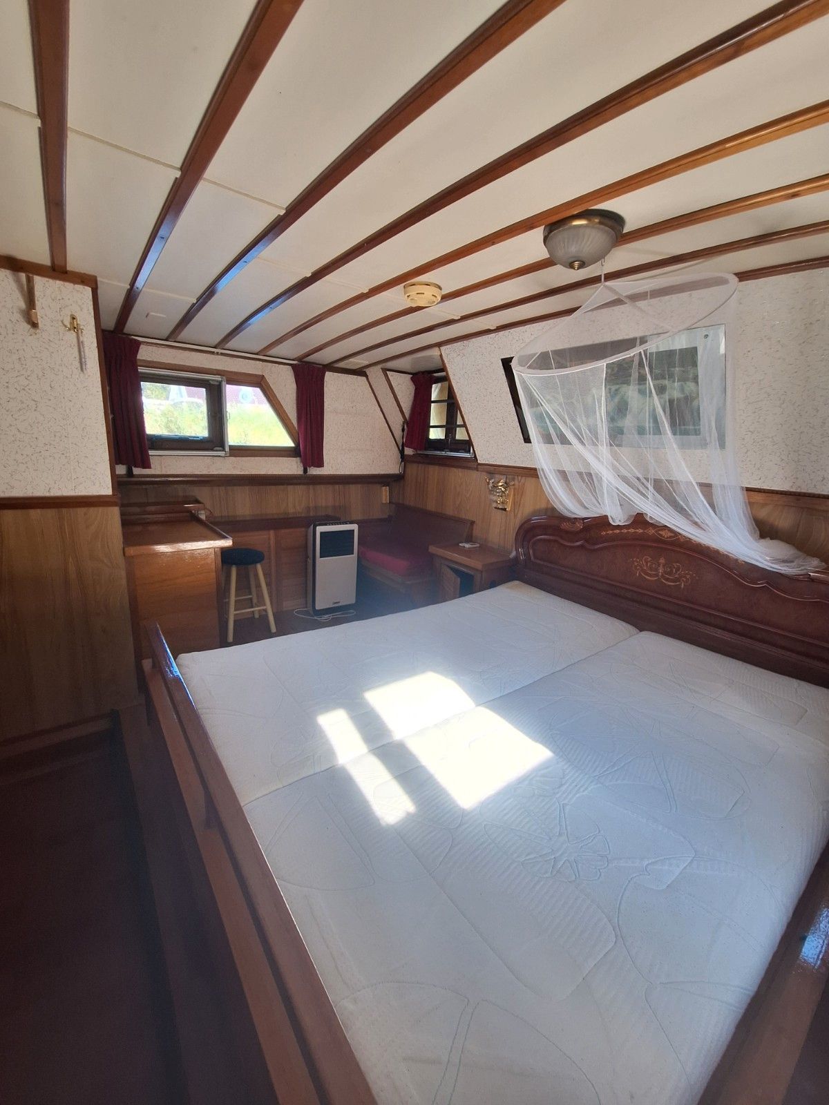 foto: 41 Motorkruiser 1800 AK