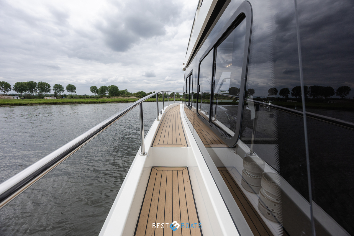 foto: 41 Cobra Yachts Futura 36 Premium Fly