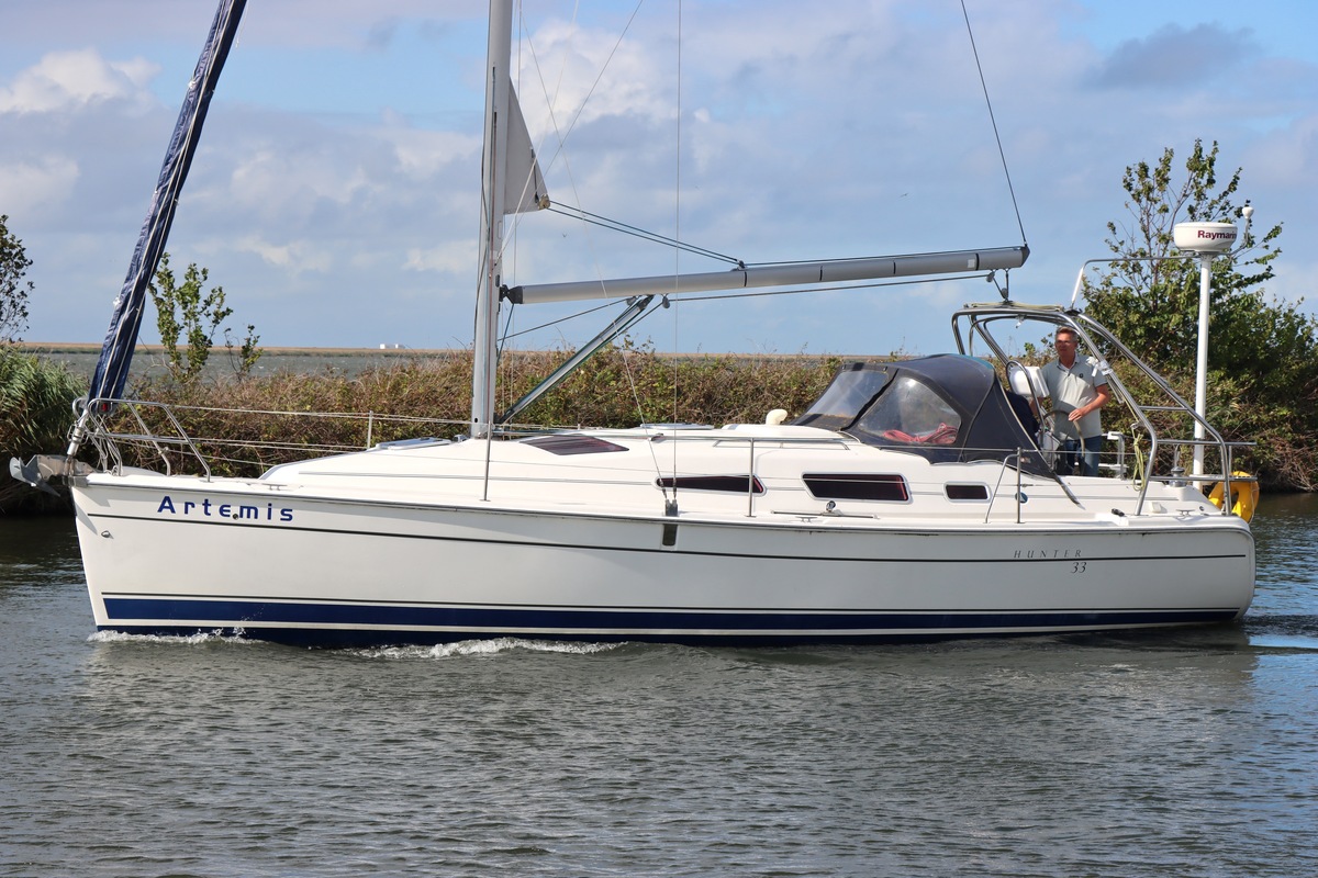 foto: 75 Hunter 33