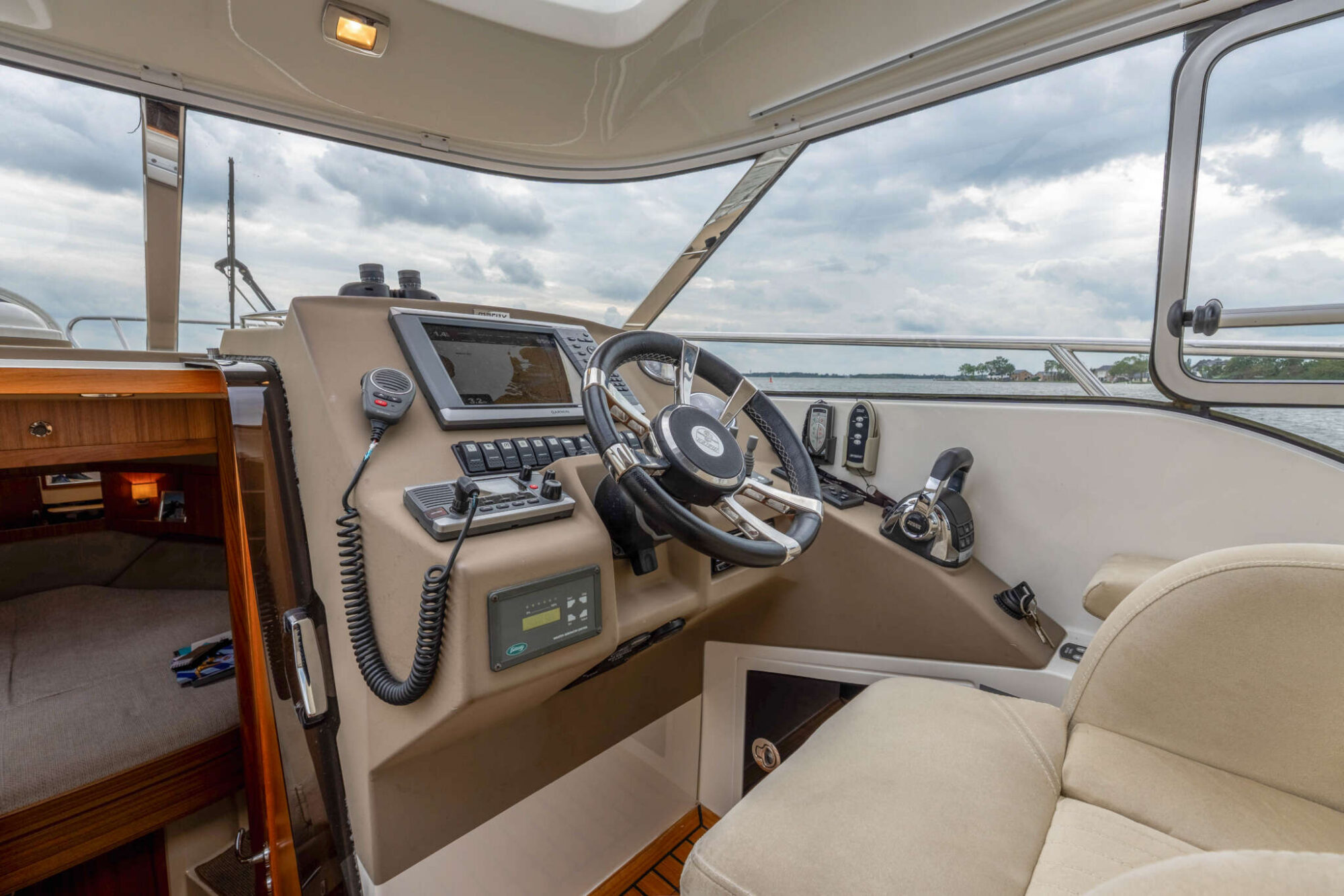foto: 32 Marex Marex 370 ACC