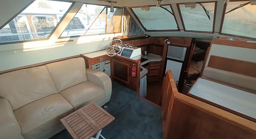 foto: 8 Sea Ray 415 AFT